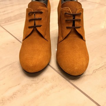 Замшевые ботильоны W2