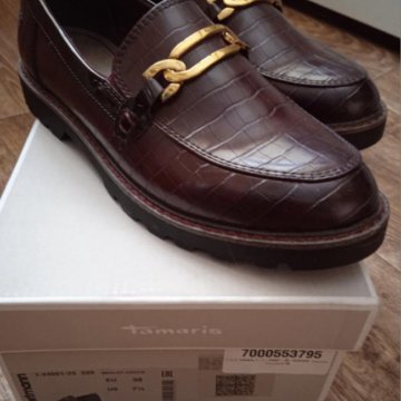 Лоферы с эффектом крокодиловой кожи