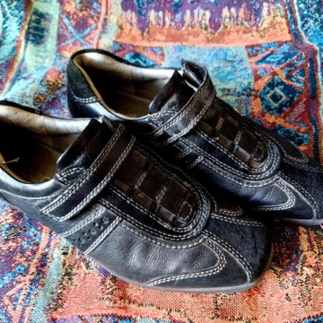 Женские демисезонные кроссовки Ecco (р-р 37)