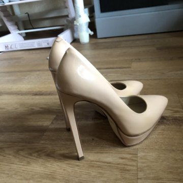 Туфли лакированные бежевые lusio