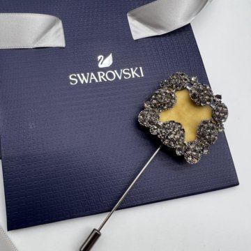 Брошь новая