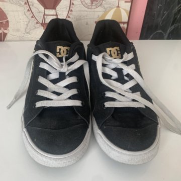 Кроссовки DC