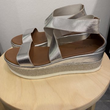 Сандалии женские inuovo кожа новые