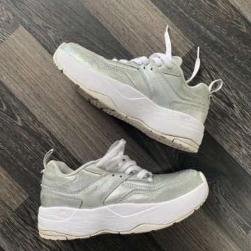 Продам кроссовки dc shoes