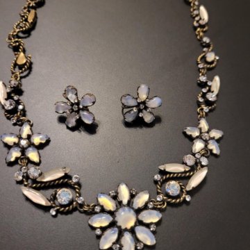 Комплект с лунным камнем