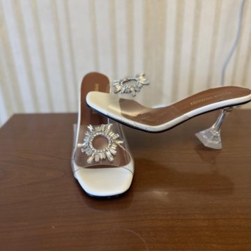 Босоножки Amina Muaddi