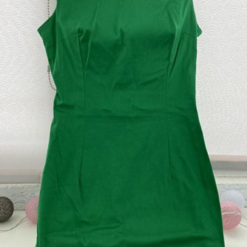 Платье классическое зелёное без рукавов
