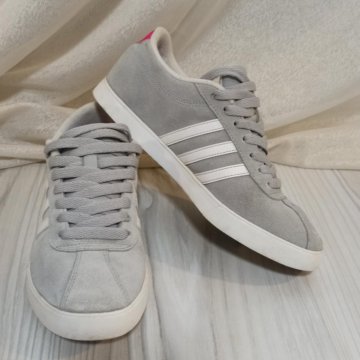 Кроссовки женские 