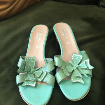 Женские шлепки