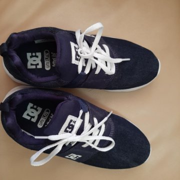 Кроссовки DC