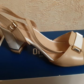 Босоножки 38 р