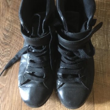 Кроссовки кожаные