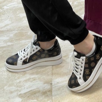 Guees кроссовки