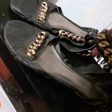 Босоножки на молнии р40 Отдам за: