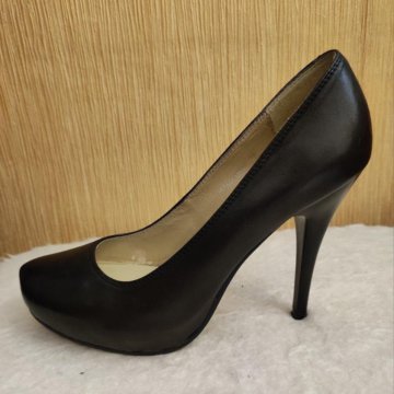 Туфли чёрные на каблуке, 37 размер
