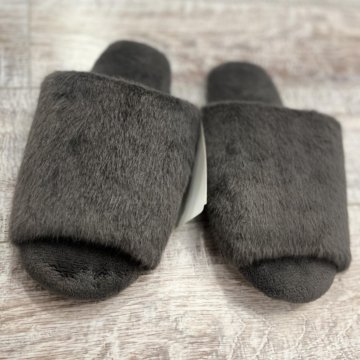 Новые тапочки Uniqlo 23,5см