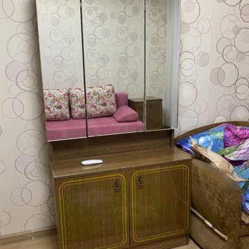 Трюмо б/у с зеркалом – купить в Москве, цена 3 000 руб., дата ...