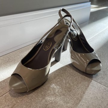 Босоножки женские