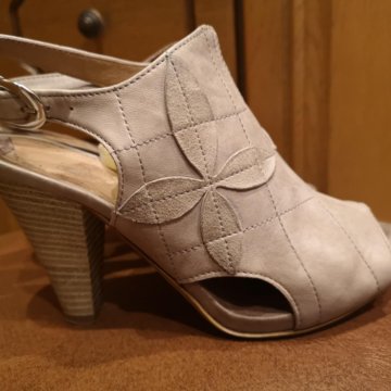 босоножки натур кожа Gemetti 35 р