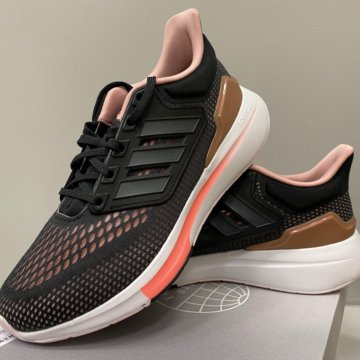 Кроссовки женские adidas