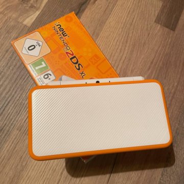 New Nintendo 2DS XL White Orange
