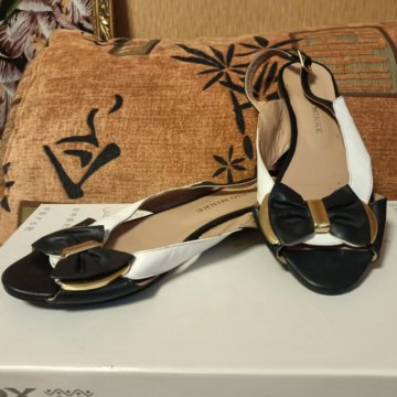 Босоножки женские