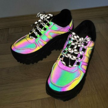 Кроссовки на платформе Bershka