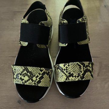 Босоножки женские