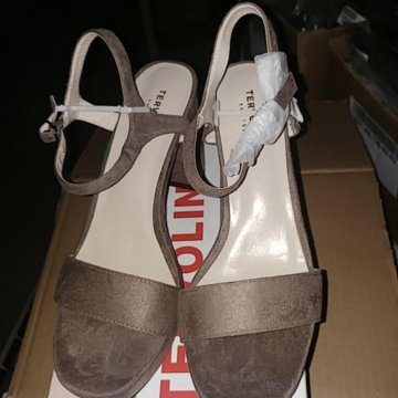 Босоножки на блочном каблуке