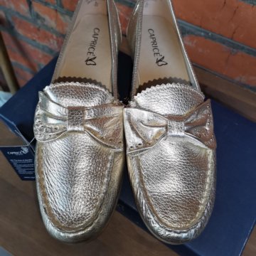 Новые золотые мокасины