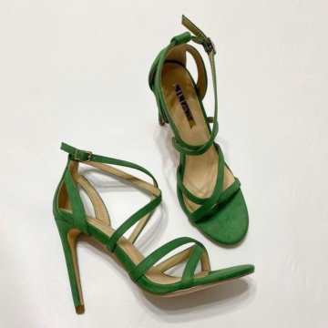 Босоножки зелёные