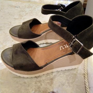 Босоножки женские