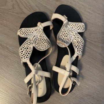 Сандали кожаные 33 размер