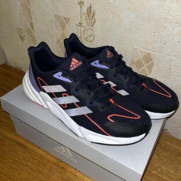 Кроссовки Adidas женские