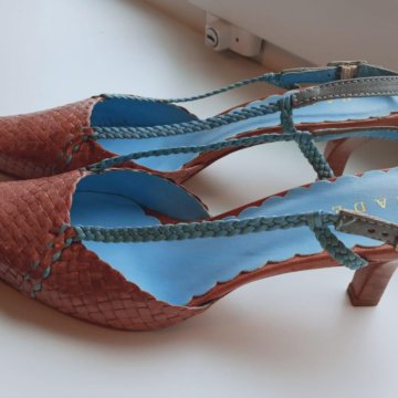 Босоножки женские