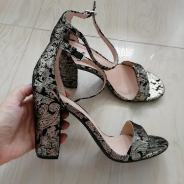 Босоножки новые Размер 38