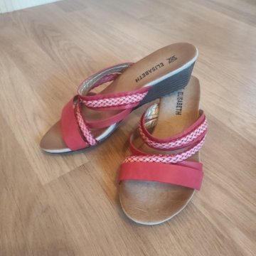 Босоножки новые