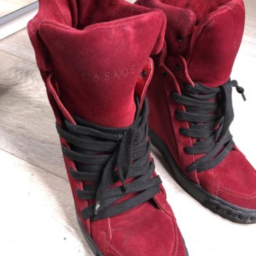 Сникерсы полуботинки на танкетке 39