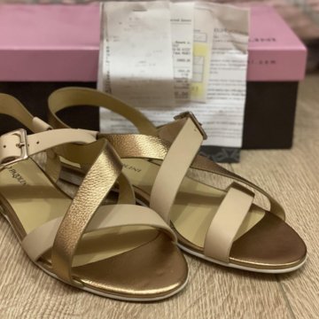 Босоножки кожаные новые carlo pazolini 40р