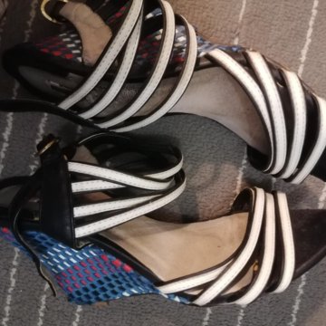 Босоножки 36 размер