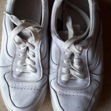 Кроссовки тенниски