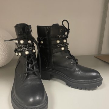 Ботинки женские 39 размер Bershka