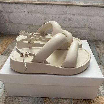 Босоножки женские бежевые ASH. 37размер