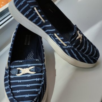 Продам слипоны мокасины