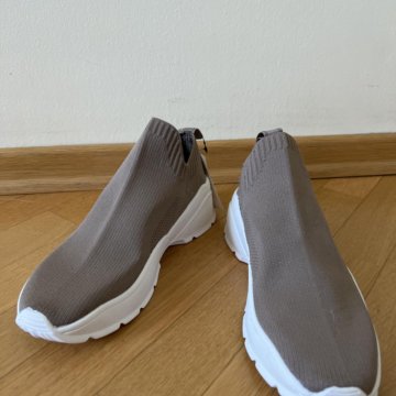 H&M кроссовки