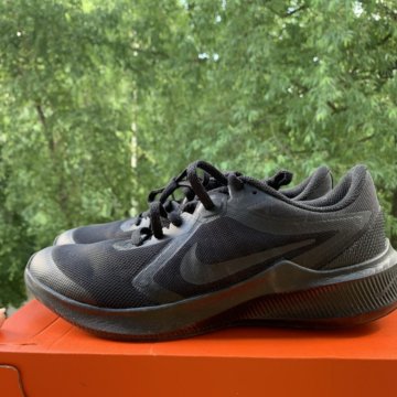 Кроссовки Nike чёрные 38,5