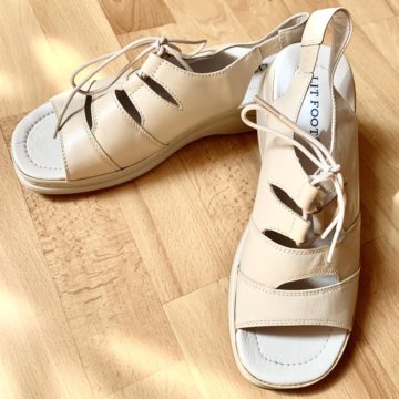 Босоножки, сандалии для женщин