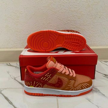 Новые кроссовки Nike Dunk Low