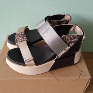 Сандалии женские