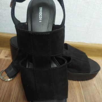 Босоножки женские